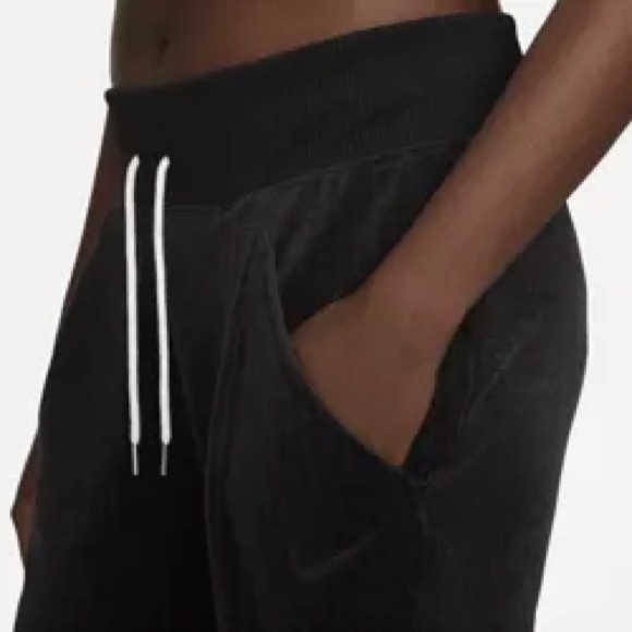 Nike black Velour Highwaisted jogger pant - Picture 3 of 8